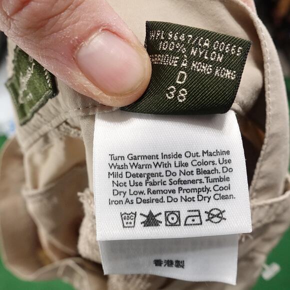 Eddie Bauer Pants Womens 8 Khaki Convertible Hiking Nylon Cargo Zip Off Travel - Picture 11 of 13